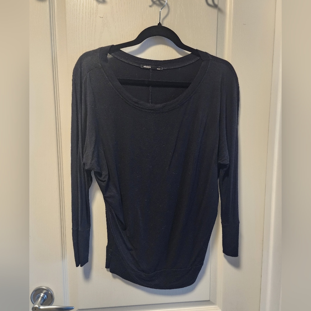 Woman's long sleeve too size xs